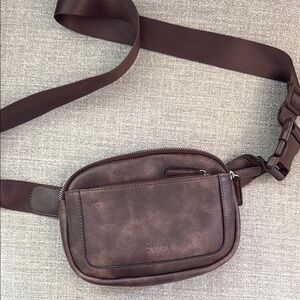 Cluci Brown belt bag